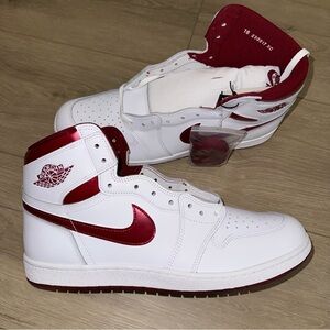 Air Jordan 1 Retro High '85 OG 'Metallic Burgundy' Size 16
